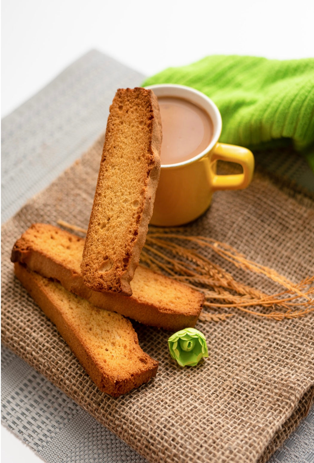Crispy Eggless Cake Rusk