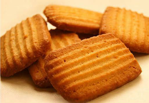 Crispy Gur Punjabi Cookies